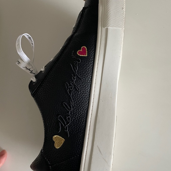 Karl Lagerfeld Black Sneakers with Heart and Cat Accents - Picture 2 of 9
